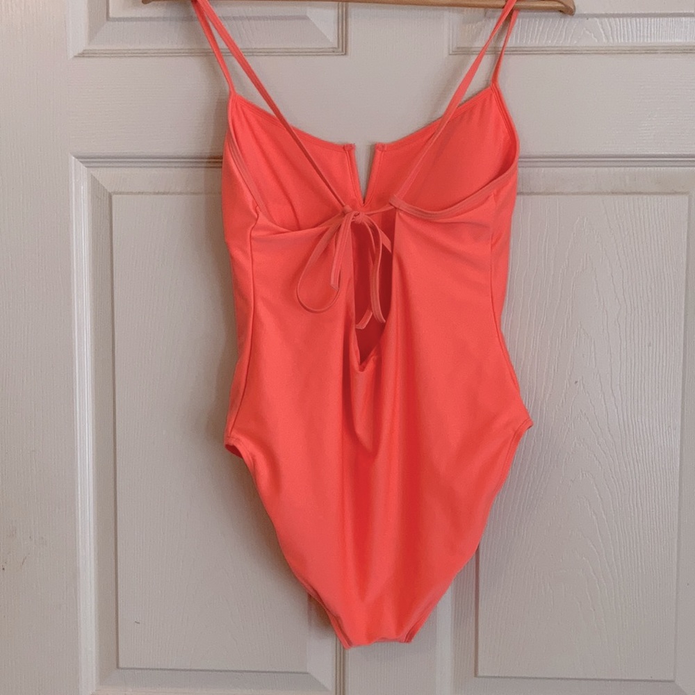 Bathing suit - Picture 2 of 4